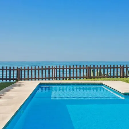 Dunas De - Beachfront 3 Bed Marbella